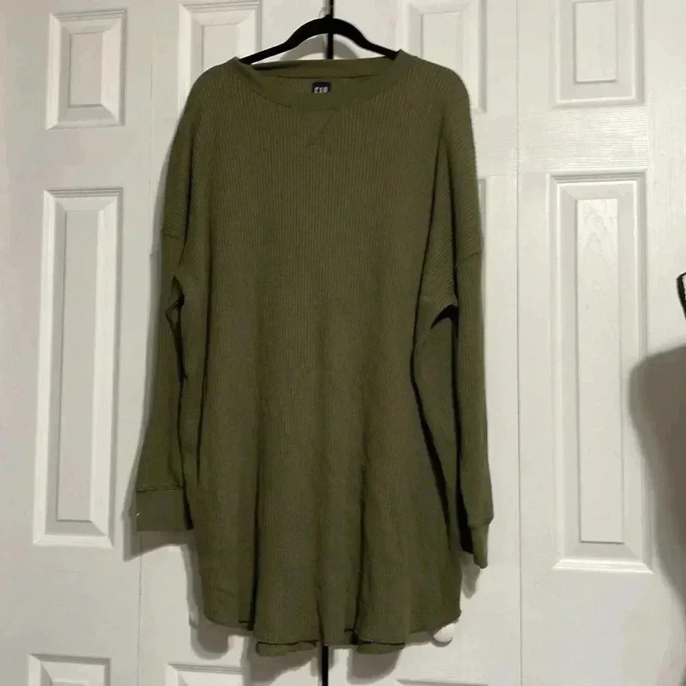Gap Mens green long sleeve sleeve tee shirt
